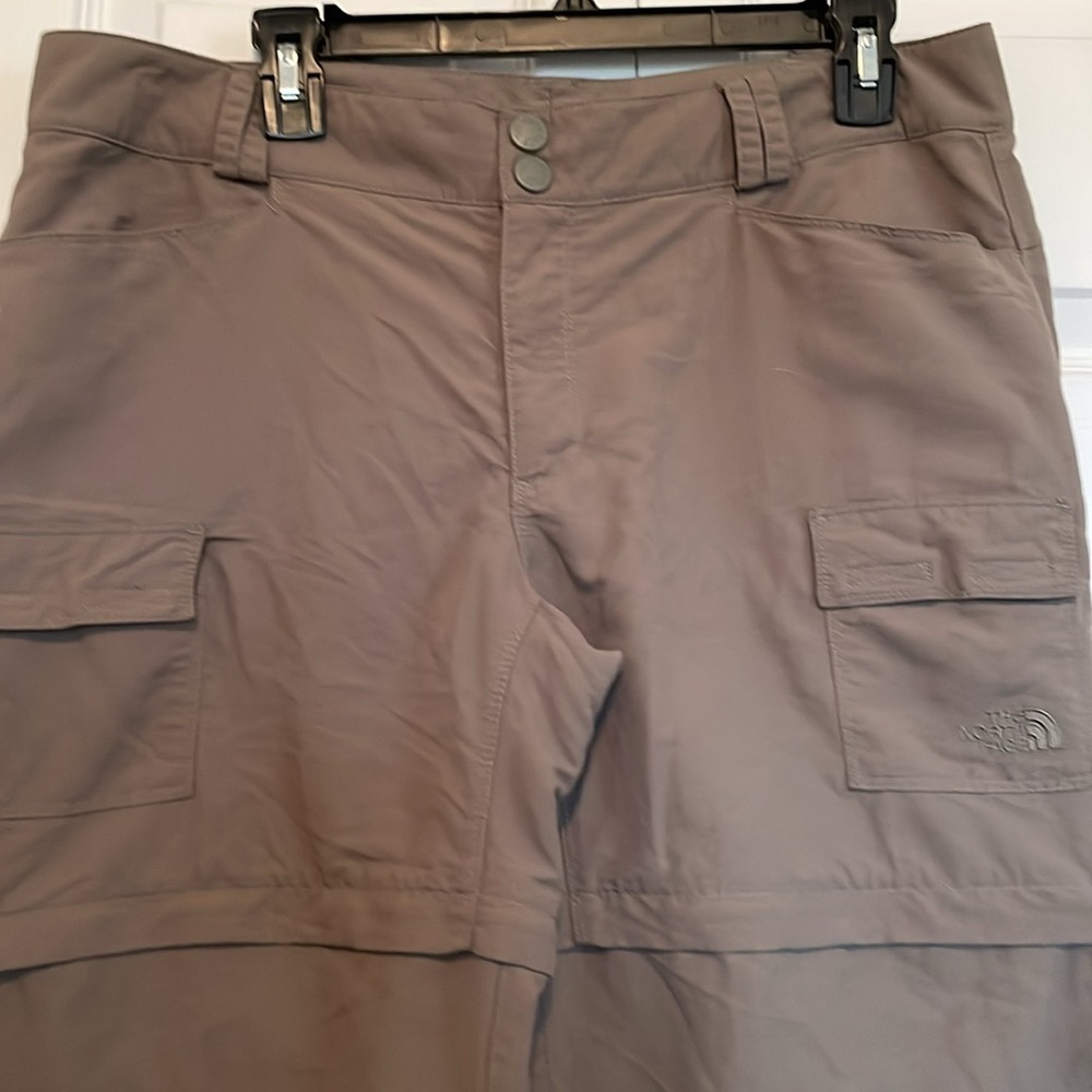 Women’s 14L The North Face Khaki/Olive Paramount Porter Convertible Cargo Pants